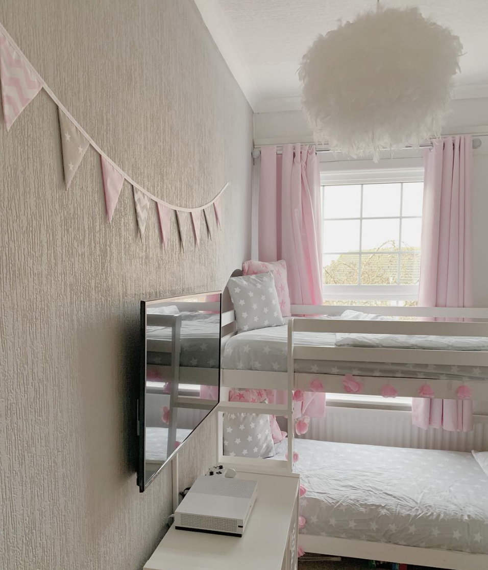 20-Adorably-Cute-Bedroom-Ideas-for-Little-Girls-12
