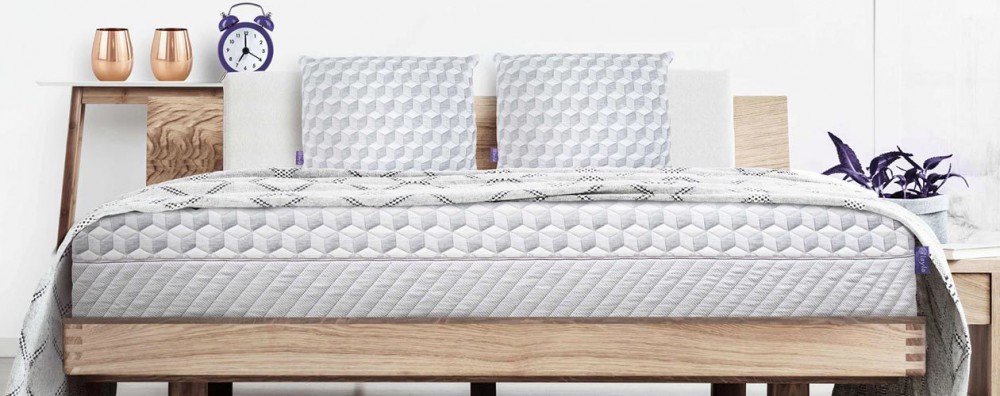 Memory Foam vs. Pillow Top Mattresses: Which Provides The Ultimate in Comfort?